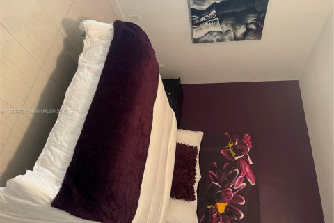 Condo in Hallandale Beach, Florida, 1 bedroom  № 1896596 - photo 6