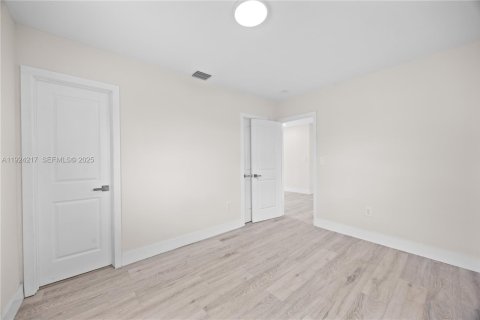 House in Miami Gardens, Florida 3 bedrooms, 114.27 sq.m. № 1984385 - photo 28