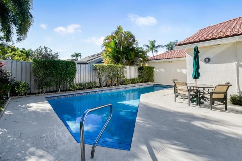 House in Palm Beach Gardens, Florida 3 bedrooms, 164.53 sq.m. № 2088124 - photo 6