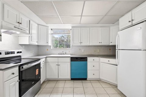 Condo in Tampa, Florida, 2 bedrooms  № 2091913 - photo 3