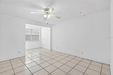 Condo in Tampa, Florida, 2 bedrooms  № 2091913 - photo 17