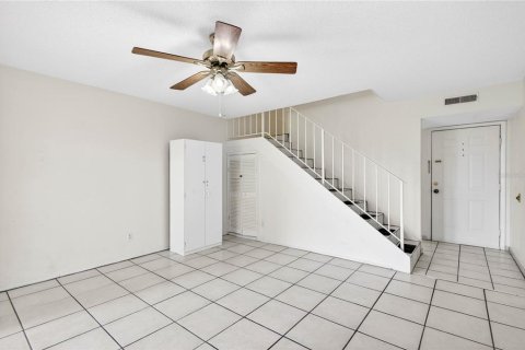 Condo in Tampa, Florida, 2 bedrooms  № 2091913 - photo 8