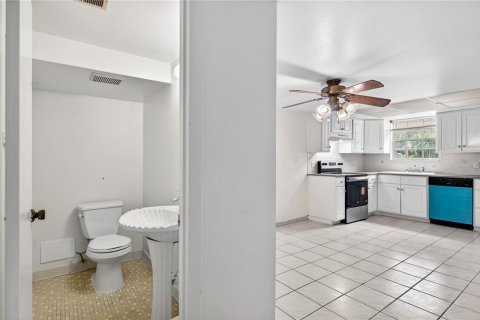 Condo in Tampa, Florida, 2 bedrooms  № 2091913 - photo 5