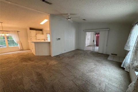 House in Belleview, Florida 3 bedrooms, 149.94 sq.m. № 1784587 - photo 11