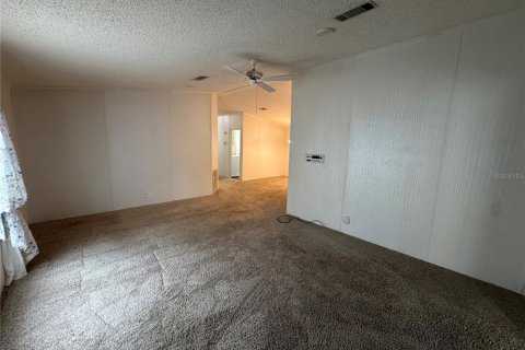 House in Belleview, Florida 3 bedrooms, 149.94 sq.m. № 1784587 - photo 10