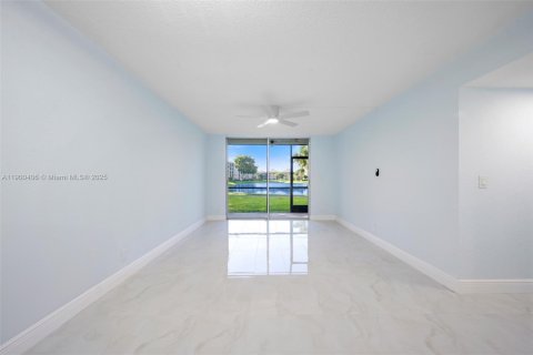 Condominio en venta en Lauderhill, Florida, 1 dormitorio, 60.67 m2 № 1952801 - foto 6