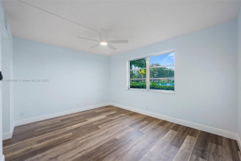 Condominio en venta en Lauderhill, Florida, 1 dormitorio, 60.67 m2 № 1952801 - foto 9