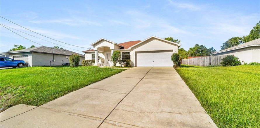 Casa en Ocala, Florida 3 dormitorios, 153.75 m2 № 1876743