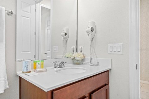 House in SOLARA RESORT in Kissimmee, Florida 5 bedrooms, 298.49 sq.m. № 2202215 - photo 7
