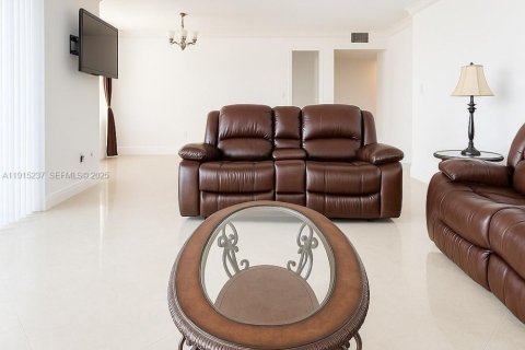 Copropriété à louer à Aventura, Floride: 120.77 m2 № 1990400 - photo 6