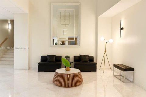 Copropriété à louer à Aventura, Floride: 120.77 m2 № 1990400 - photo 1