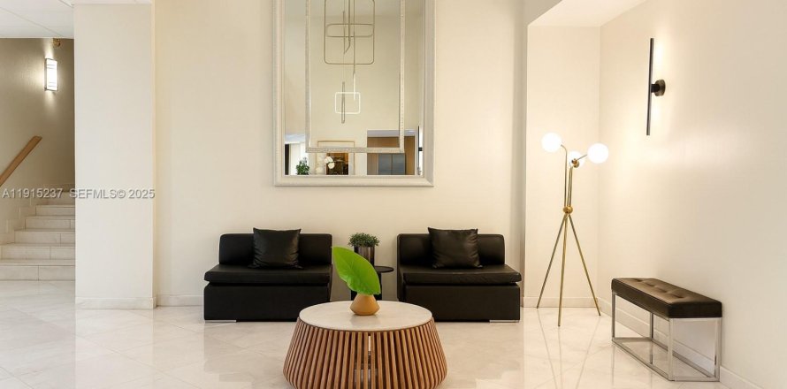 Studio à Condo à Aventura, Floride  № 1990400