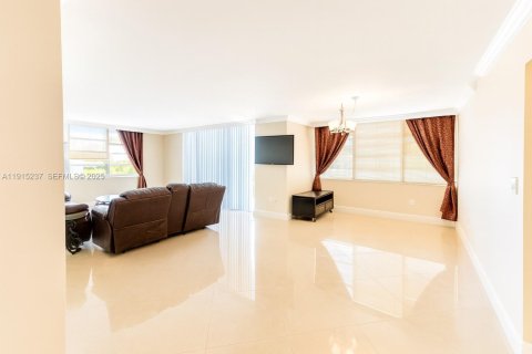 Copropriété à louer à Aventura, Floride: 120.77 m2 № 1990400 - photo 4