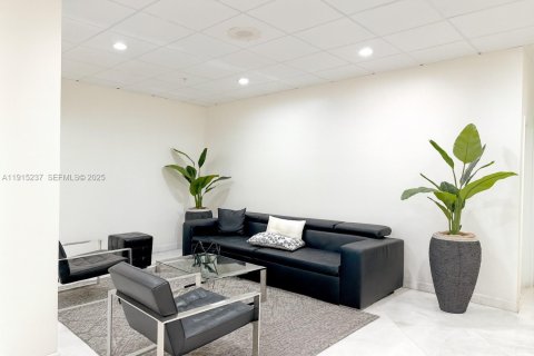 Copropriété à louer à Aventura, Floride: 120.77 m2 № 1990400 - photo 2