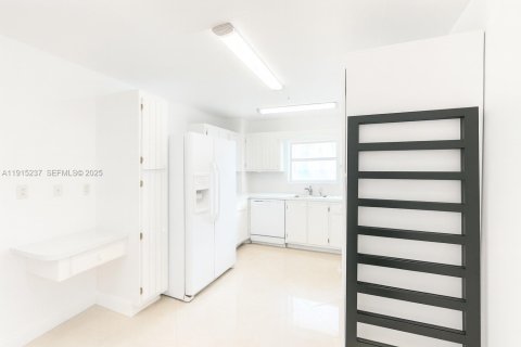 Copropriété à louer à Aventura, Floride: 120.77 m2 № 1990400 - photo 11