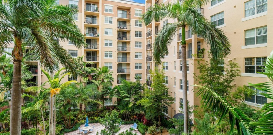 Condominio en West Palm Beach, Florida, 2 dormitorios № 1178419