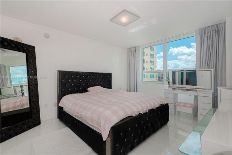 Copropriété à vendre à Miami, Floride: 2 chambres, 102.84 m2 № 1781743 - photo 10