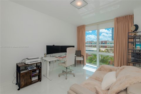Copropriété à vendre à Miami, Floride: 2 chambres, 102.84 m2 № 1781743 - photo 23