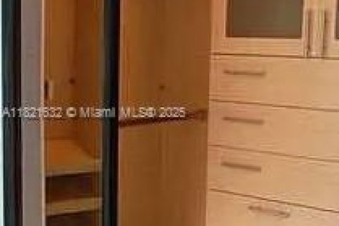 Copropriété à vendre à Miami, Floride: 2 chambres, 102.84 m2 № 1781743 - photo 11