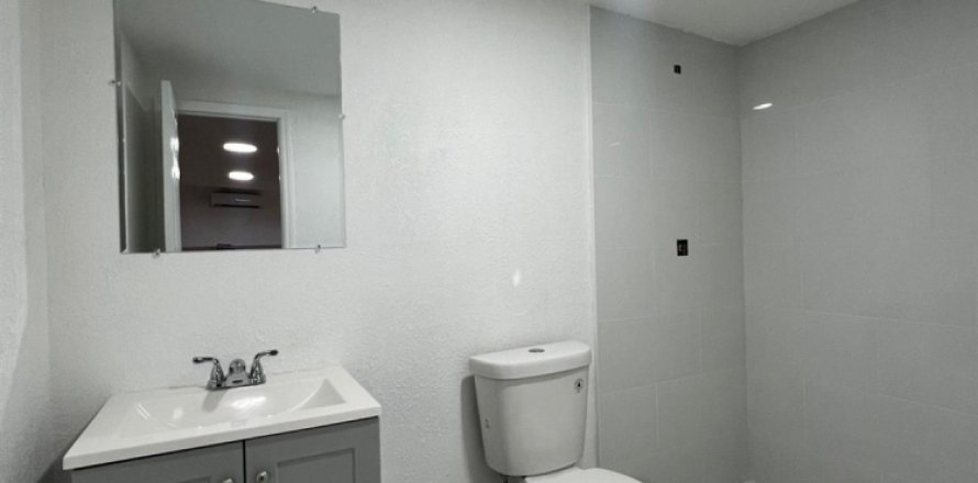 Casa en Fort Lauderdale, Florida 3 dormitorios, 139.35 m2 № 1223215