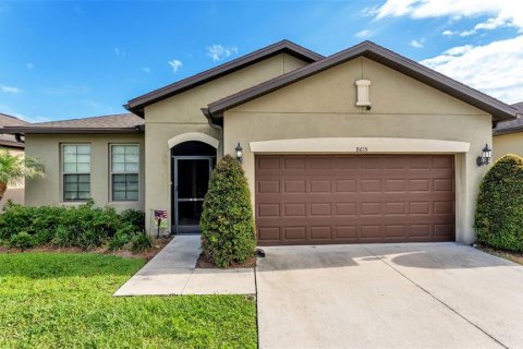Casa en Polk City, Florida 4 dormitorios, 180.04 m2 № 2156804