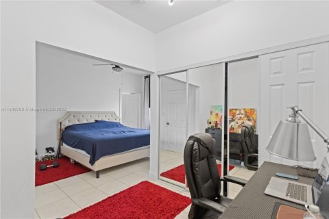 Villa ou maison à vendre à Hollywood, Floride: 4 chambres, 305.18 m2 № 1936683 - photo 20