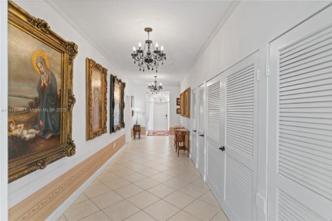Villa ou maison à vendre à Hollywood, Floride: 4 chambres, 305.18 m2 № 1936683 - photo 5