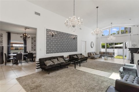 Villa ou maison à vendre à Hollywood, Floride: 4 chambres, 305.18 m2 № 1936683 - photo 13