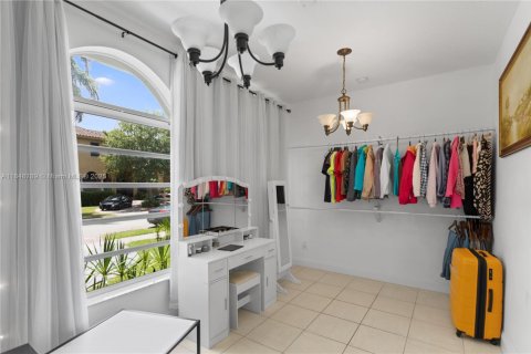 Villa ou maison à vendre à Hollywood, Floride: 4 chambres, 305.18 m2 № 1936683 - photo 30