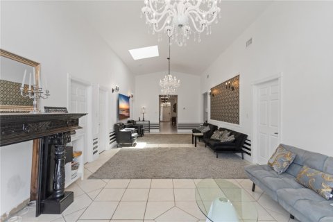 Villa ou maison à vendre à Hollywood, Floride: 4 chambres, 305.18 m2 № 1936683 - photo 7