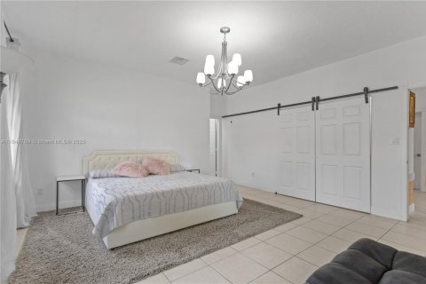Villa ou maison à vendre à Hollywood, Floride: 4 chambres, 305.18 m2 № 1936683 - photo 27
