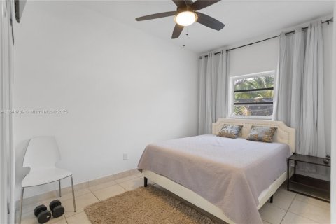 Villa ou maison à vendre à Hollywood, Floride: 4 chambres, 305.18 m2 № 1936683 - photo 15