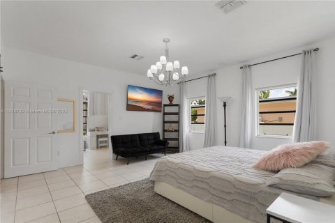 Villa ou maison à vendre à Hollywood, Floride: 4 chambres, 305.18 m2 № 1936683 - photo 29