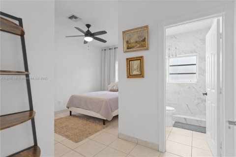 Villa ou maison à vendre à Hollywood, Floride: 4 chambres, 305.18 m2 № 1936683 - photo 14