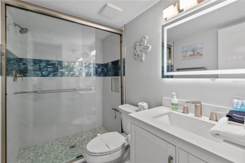Condo in Bradenton Beach, Florida, 2 bedrooms  № 2400397 - photo 28