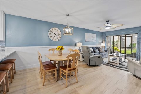 Condo in Bradenton Beach, Florida, 2 bedrooms  № 2400397 - photo 27