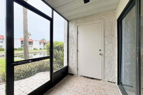 Condo in Bradenton Beach, Florida, 2 bedrooms  № 2400397 - photo 5