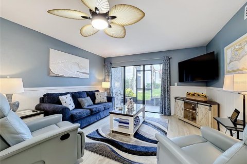 Condo in Bradenton Beach, Florida, 2 bedrooms  № 2400397 - photo 25