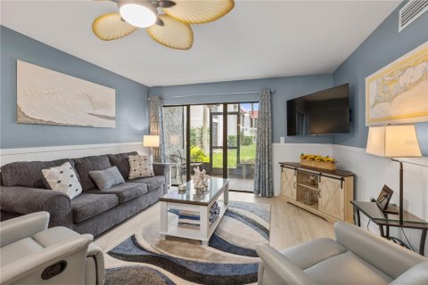 Condo in Bradenton Beach, Florida, 2 bedrooms  № 2400397 - photo 23