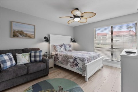 Condo in Bradenton Beach, Florida, 2 bedrooms  № 2400397 - photo 30
