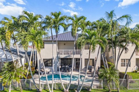 Купить виллу или дом в Майами, Флорида 4 спальни, 244.05м2, № 1954750 - фото 2