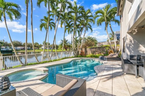 Купить виллу или дом в Майами, Флорида 4 спальни, 244.05м2, № 1954750 - фото 3