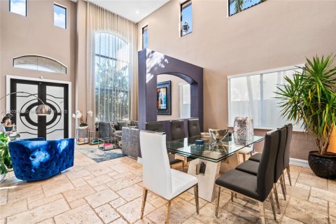 Купить виллу или дом в Майами, Флорида 4 спальни, 244.05м2, № 1954750 - фото 12