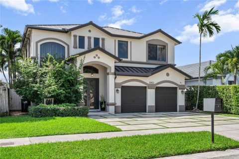 Купить виллу или дом в Майами, Флорида 4 спальни, 244.05м2, № 1954750 - фото 1