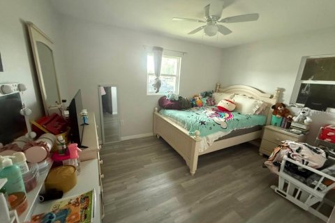House in Ruskin, Florida 4 bedrooms, 111.48 sq.m. № 2299901 - photo 11