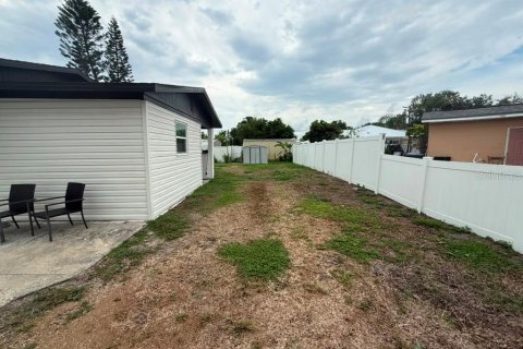 House in Ruskin, Florida 4 bedrooms, 111.48 sq.m. № 2299901 - photo 22