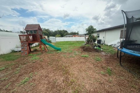 House in Ruskin, Florida 4 bedrooms, 111.48 sq.m. № 2299901 - photo 25