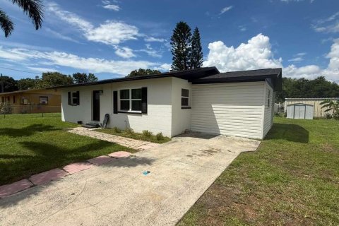 House in Ruskin, Florida 4 bedrooms, 111.48 sq.m. № 2299901
