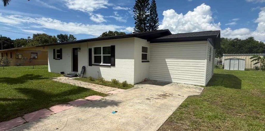 House in Ruskin, Florida 4 bedrooms, 111.48 sq.m. № 2299901
