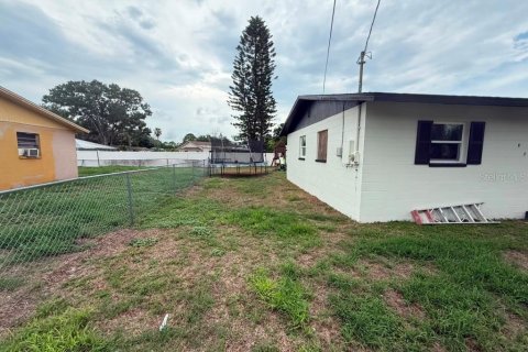 House in Ruskin, Florida 4 bedrooms, 111.48 sq.m. № 2299901 - photo 21